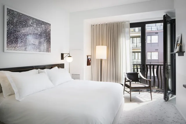 غرفة ركنية بسرير كينج لذوي الإعاقة، Halcyon - A Hotel In Cherry Creek 1/4