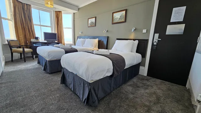 غرفة عائلية، OYO The Strand Hotel 2/2