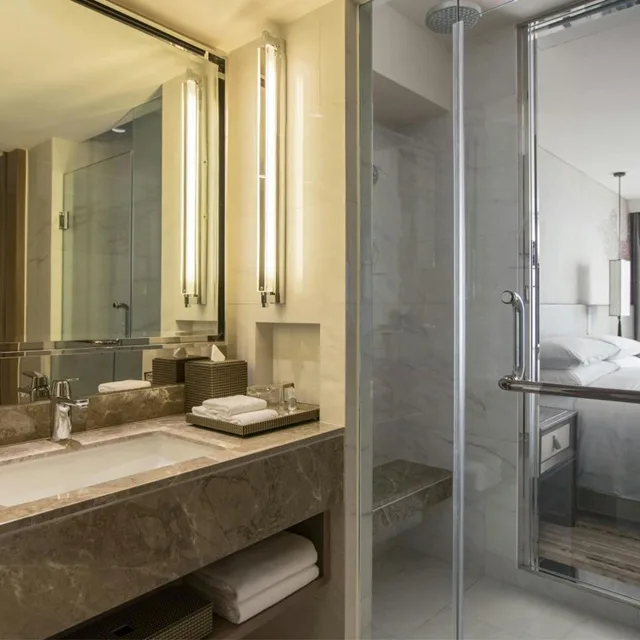 room, 2 double beds, Bangkok Marriott Marquis Queens Park 8/10