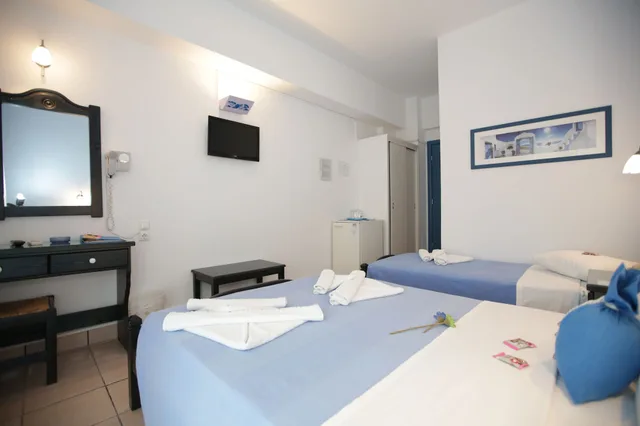 غرفة سوبيريور ثلاثية بسرير مزدوج وسرير فردي، DILION HOTEL 4/5