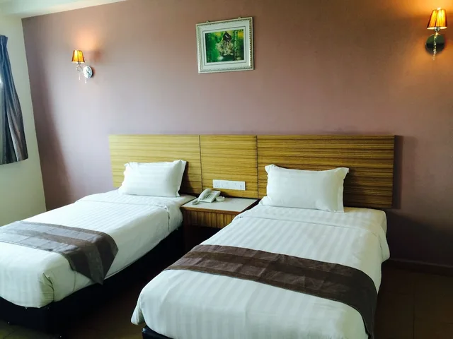 Standard, Twin Beds, Grand Court Hotel 1/4