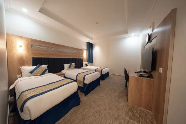 Family Suite, 1 Double and 3 Single Beds، Abraj Almarzam Hotel 3/8