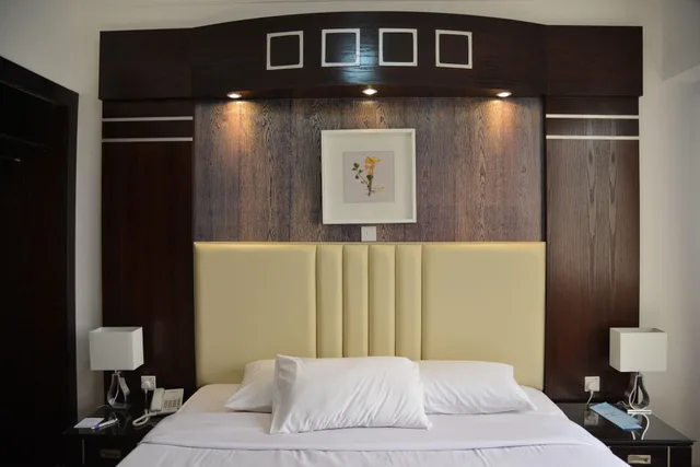 غرفة قياسية بسرير كينج، Kuwait Continental Hotel 4/5