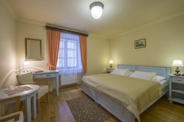 Room, Double Bed, Cerny Slon 5/10