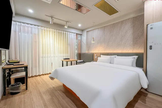 Better, Queen Bed، Hotel Yeogiuhtte Gwangju Ha Nam 2/2