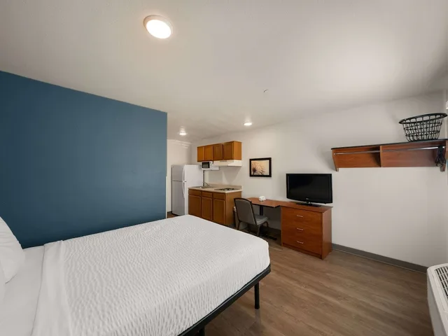 Standard, Double Bed, WoodSpring Suites Rockwall-East Dallas 2/8