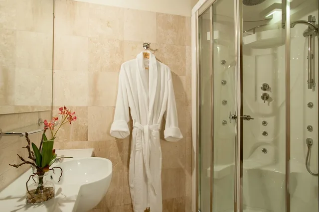 غرفة بسرير مزدوج لذوي الإعاقة، Hotel Flora 5/5