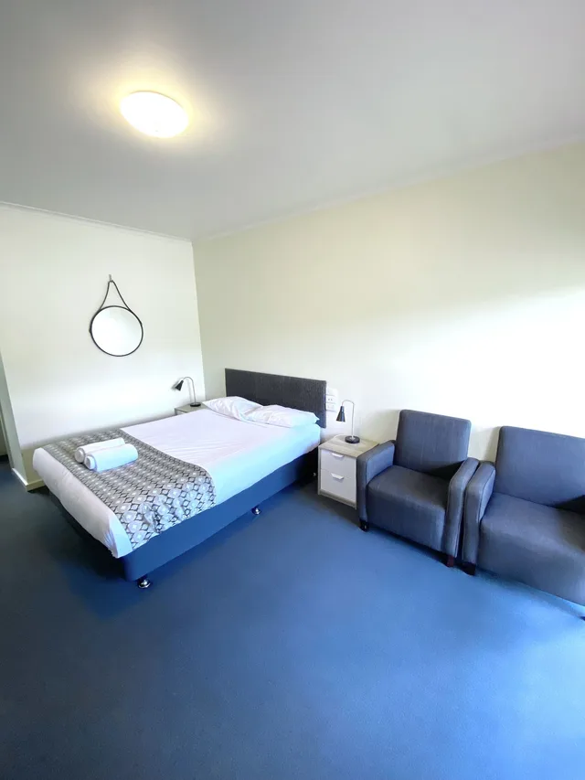 غرفة عائلية بسرير كوين وسريرين منفصلين، Ballarat Colonial Motor Inn 1/4