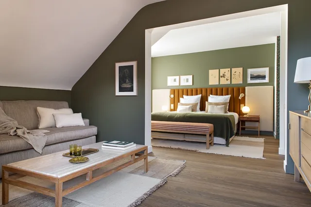 جناح جونيور بسرير مزدوج بإطلالة على البحيرة بشرفة، Hotel Auberge Du Pere Bise 2/4