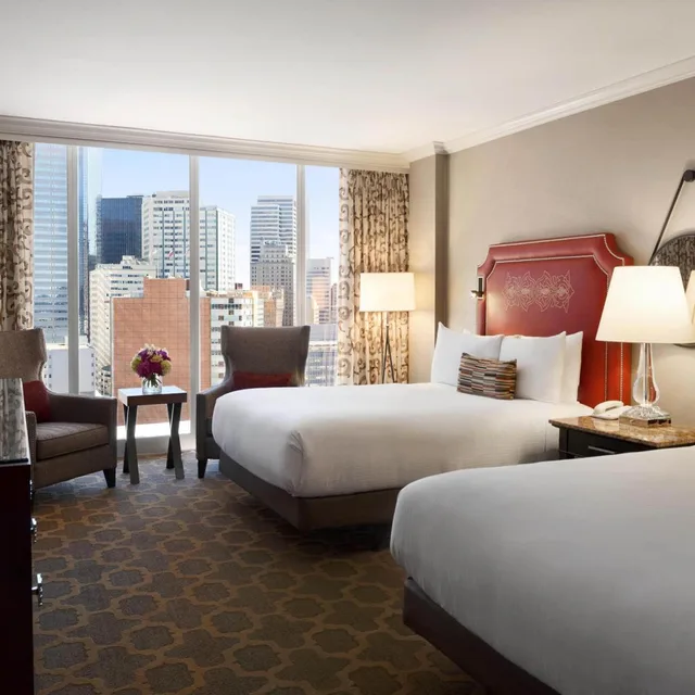 Fairmont, 2 Double Beds, City View، Fairmont Dallas 3/5