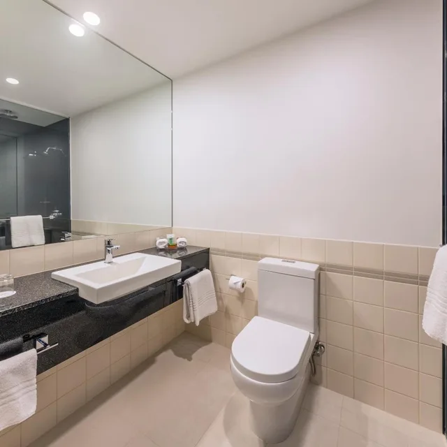 غرفة بسرير كينج وسرير كوين، Flagstaff Gardens Hotel 6/7