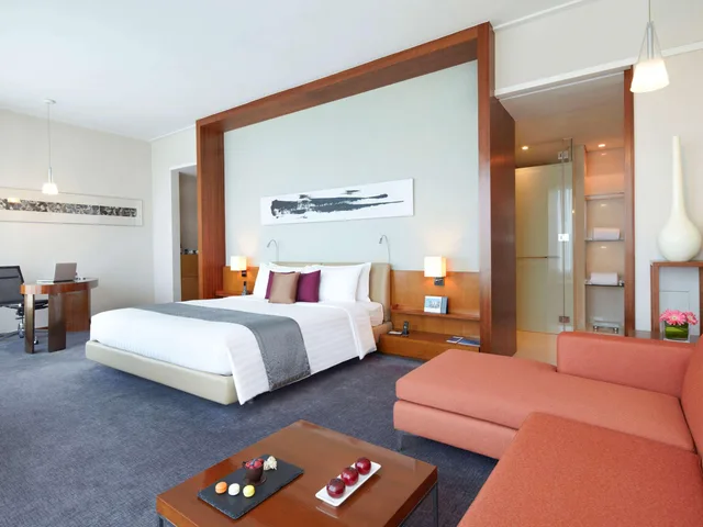 جناح بريميير بسرير كينج، Novotel Citygate Hotel Hong Kong 3/4