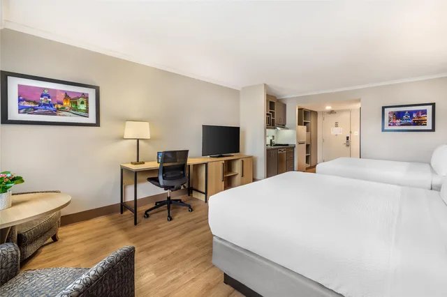 غرفة بسريرين كوين بمطبخ صغير، Best Western Plus Ottawa City Centre 6/10