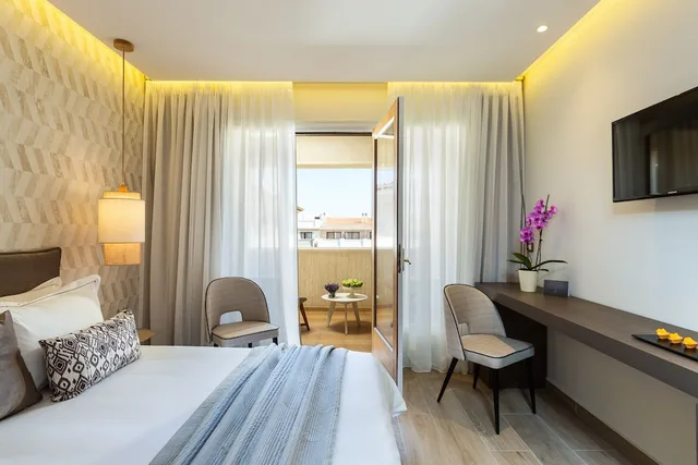 غرفة سوبيريور بإطلالة على المسبح، Theartemis Palace 2/10