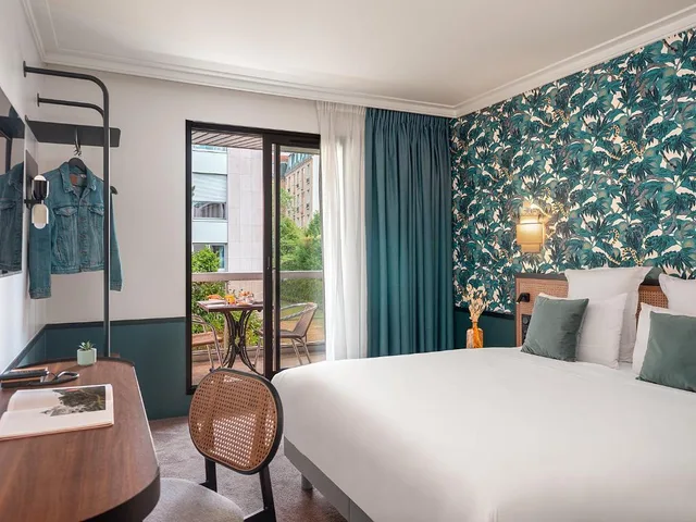 غرفة بريفيليج بسرير مزدوج بإطلالة على الحديقة بشرفة، Hotel Mercure Paris Boulogne Pont de Saint Cloud (Janvier 2026) 1/3
