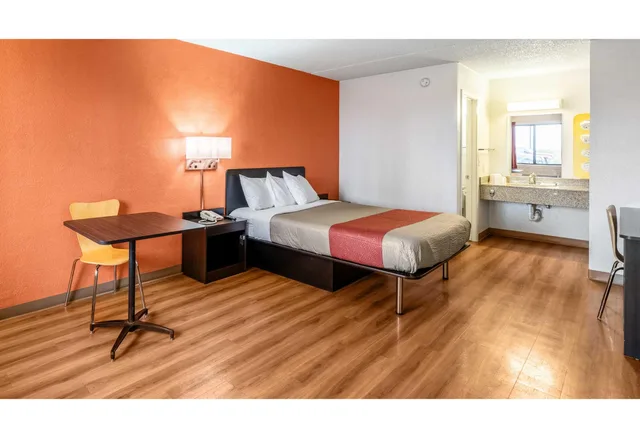 1 Queen Bed - Non-Smoking, Micfridge، Motel6 Eloy, AZ - Casa Grande 2/4