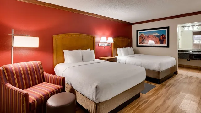 غرفة قياسية بسريرين كوين، Best Western Plus Greenwell Inn 5/10