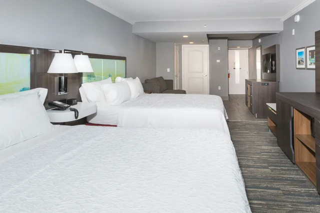 جناح عائلي بسريرين كوين بإطلالة على الشاطئ، HAMPTON INN ST. AUGUSTINE BEACH 2/3
