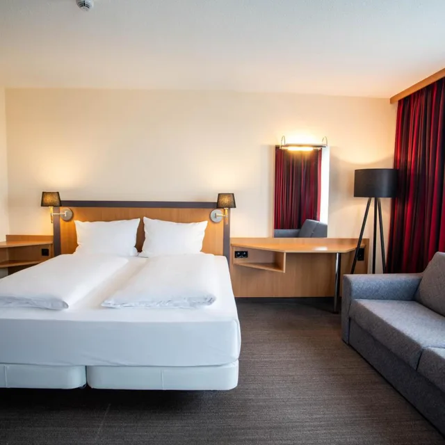 غرفة بسرير كينج بشرفة، Best Western Conference Airporthotel Frankfurt-Moerfelden 3/10