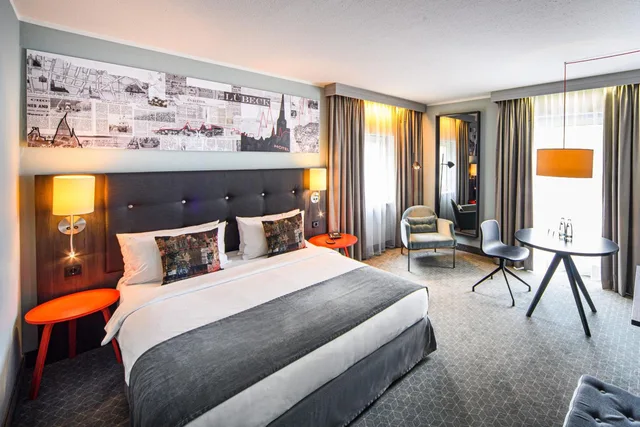 غرفة قياسية بسرير كينج وسرير كوين، Holiday Inn Luebeck 2/8