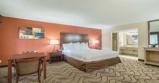 Deluxe, King Bed, Best Western Roseville Inn 8/10