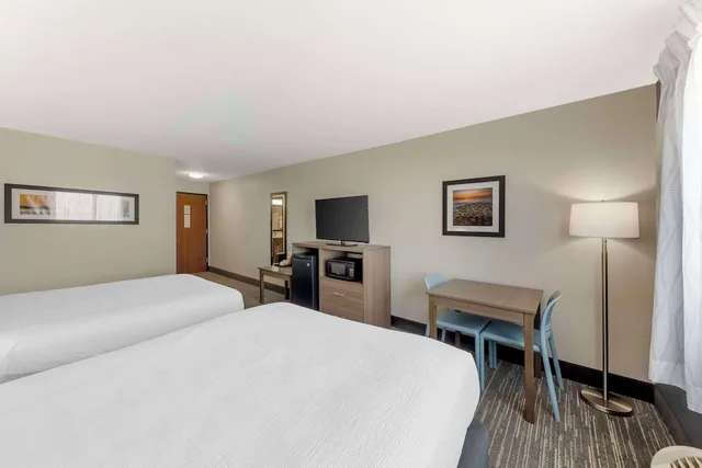 غرفة قياسية بسريرين كوين، Quality Inn El Reno 1/4