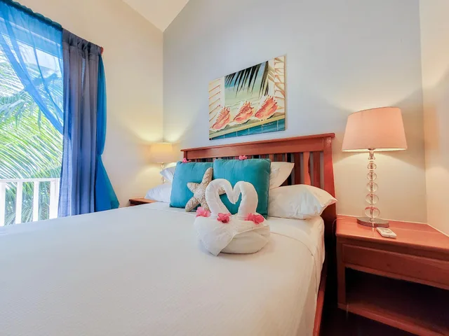 جناح بإطلالة على المسبح بغرفة نوم واحدة، Sapphire Beach Resort 1/7