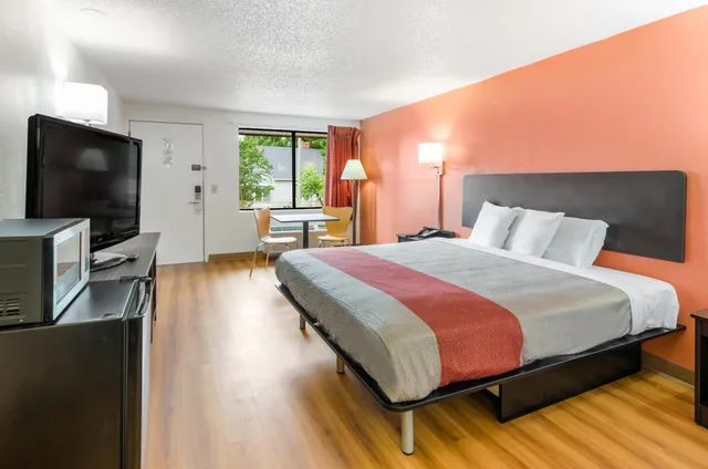 غرفة ديلوكس بسرير كينج للمدخنين، Motel6 Salem, VA 3/10