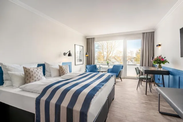Superior, Queen Bed, Hotel Yachtclub 2/8