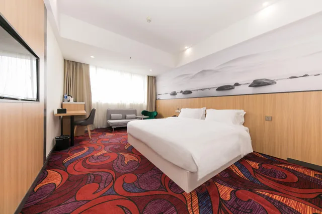 Superior, King Bed, Starway Hotel at Pudong 1/1