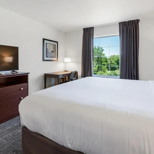 غرفة، Cobblestone Hotel & Suites - Two Rivers 2/10