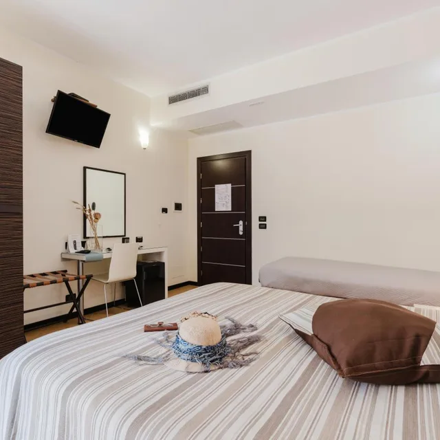 غرفة رباعية، Cerri Hotel 3/8