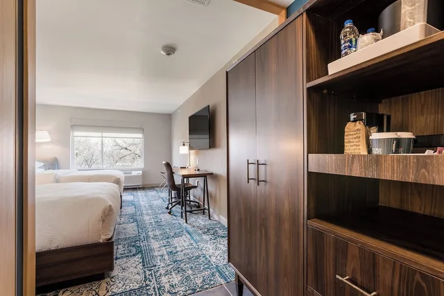 غرفة بسريرين كوين لذوي الإعاقة، Four Points By Sheraton Elkhart 8/8