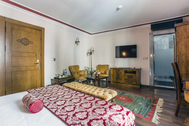 Superior, King Bed, Courtyard Area، Garden House Istanbul 2/4