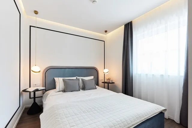 جناح بسرير كوين، The Amberlyn Suite Hotel 1/7