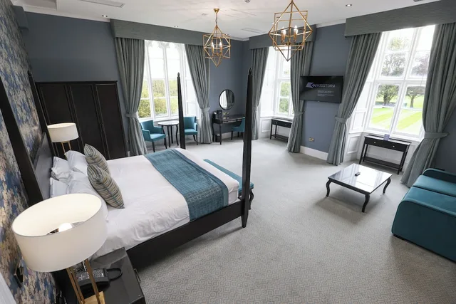 Castle, Resort, Executive, King Bed, Sofa، The Vale & Golf Club 4/10