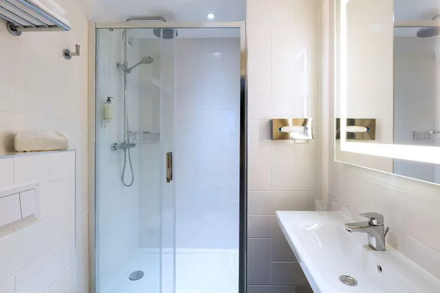 غرفة قياسية بسرير كوين، Best Western La Porte Des Chateaux 2/2