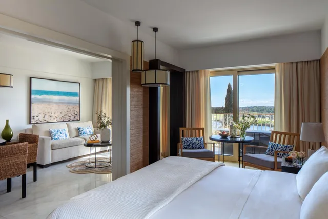 Junior Suite, King Bed, Golf Course View, Balcony، Victoria Golf Resort and Spa Managed by Accor 1/4
