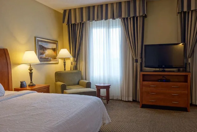 1 Bedroom, Suite, King Bed, Accessible, Hilton Garden Inn Bozeman 2/4