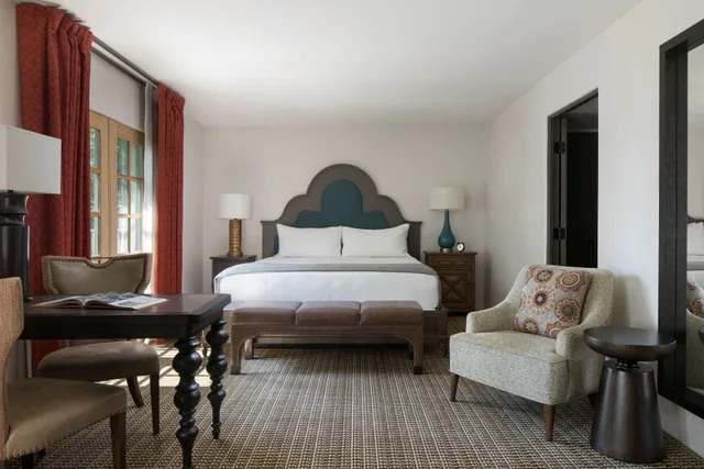 غرفة بسرير كينج لذوي الإعاقة، Royal Palms Resort And Spa In the Unbound Collection By Hyatt Formerly Royal Palms Resort And Spa 1/5