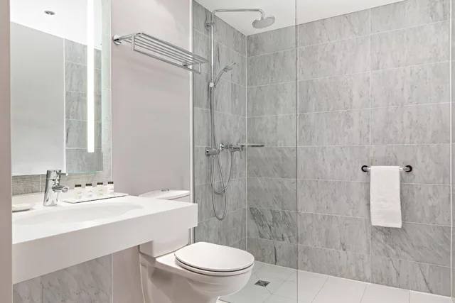 غرفة سوبيريور بسرير كينج بشرفة، Sheraton Stockholm Hotel 6/10