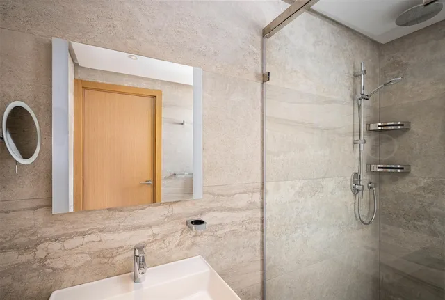 شقة بانورامية بسرير كينج بإطلالة على البحر بغرفتي نوم، Radisson Residences Taghazout Bay 8/10