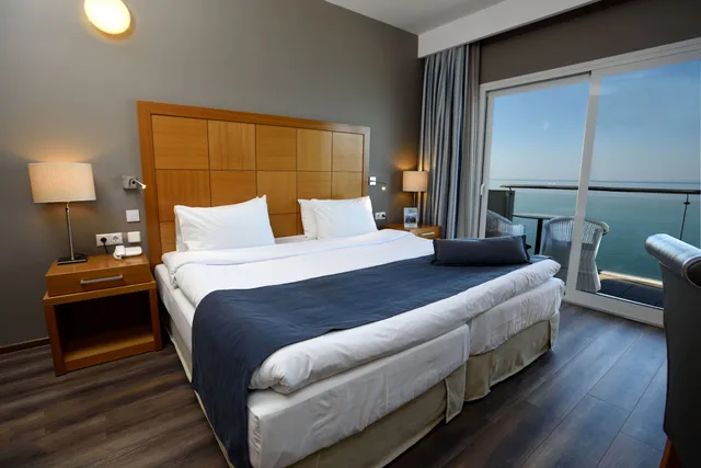 King Bed, Sea Front، Golden Star City Resort 6/10