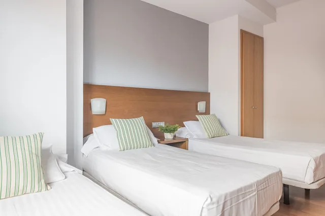 Room, Triple, 3 Beds, Hotel Margarit 1/10