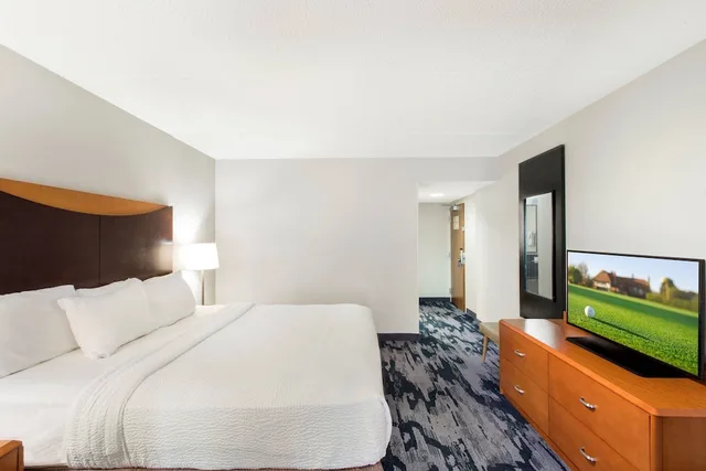 غرفة بسرير كينج لذوي الإعاقة، Fairfield Inn Evansville East 1/7