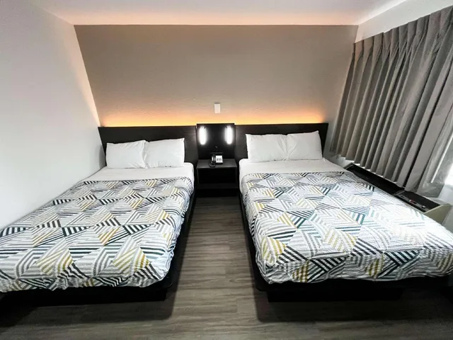 2 Full Beds - Mobil Access Tub Nsmk Kitchen, Studio6 Lafayette, LA - I-10 & I-49 N 5/8