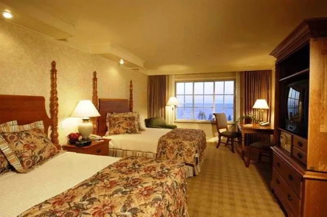 غرفة بسريرين، Bay Landing Hotel 1/2