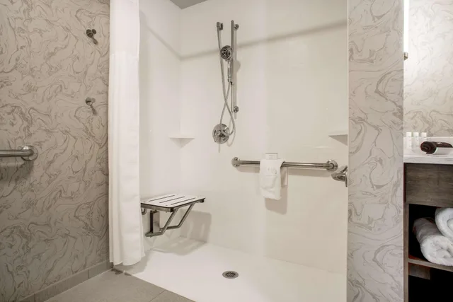 استوديو بسرير كينج، Homewood Suites By Hilton Salina Downtown Ks 4/5