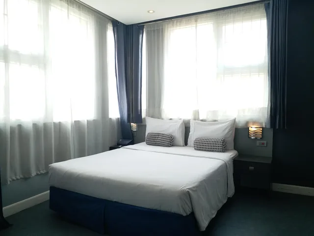Deluxe, Leez Inn Malate 1/2