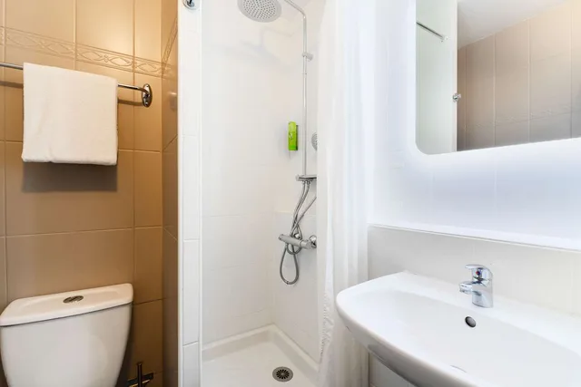 غرفة بسريرين منفصلين، Kyriad Lille Gare - Grand Palais (ex. Comfort Hotel Lille Europe) 4/4